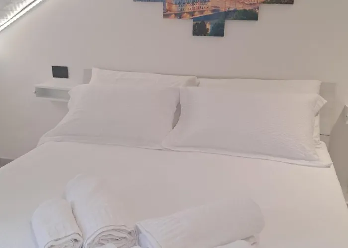 Apartamento Sienemia, Mansarda A 5 Minuti Da Porta Susa E Piazza Statuto *