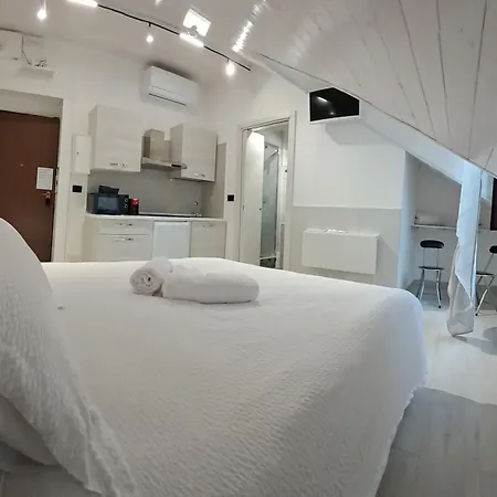 Lejlighed Sienemia, Mansarda A 5 Minuti Da Porta Susa E Piazza Statuto *