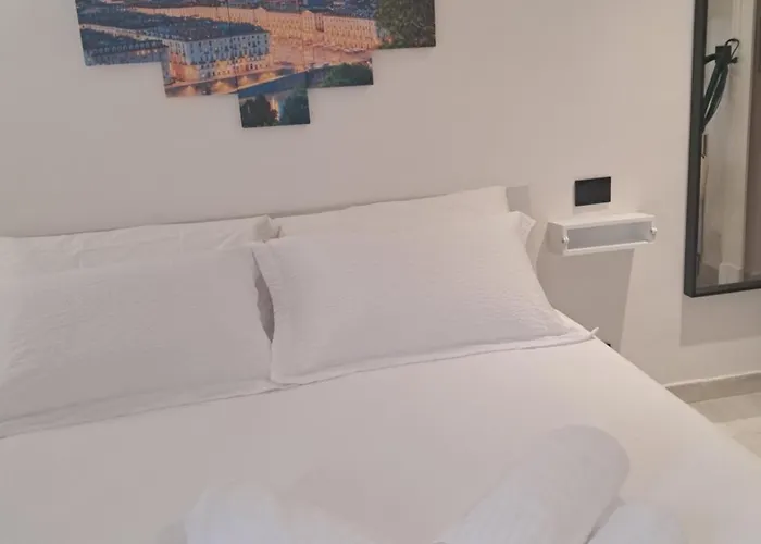 Sienemia, Mansarda A 5 Minuti Da Porta Susa E Piazza Statuto *